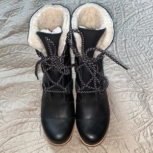 Sorel snow boots, brand new, size 8.5
